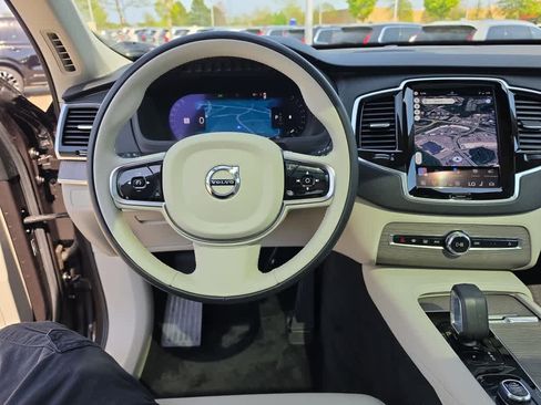 Used 2023 Volvo XC90 B6 Plus w/ Protection Package Premier AWD/4WD image 13