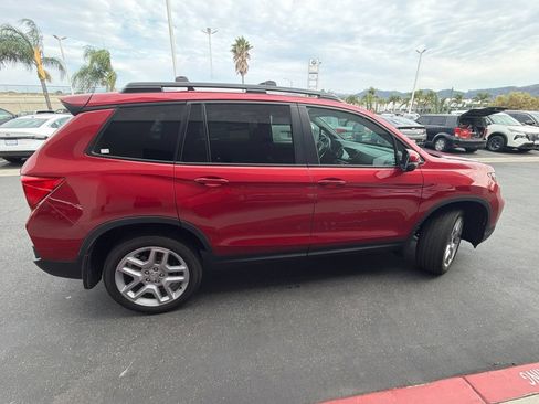Used 2024 Honda Passport EX-L image 9