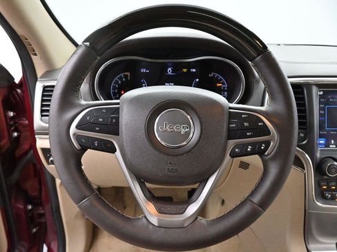 Used 2018 Jeep Grand Cherokee Overland AWD/4WD image 14