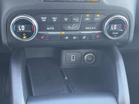 Certified 2020 Ford Escape Titanium FWD image 23
