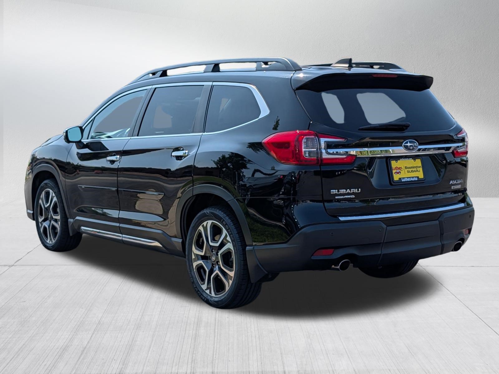Used 2023 Subaru Ascent Touring AWD/4WD image 5