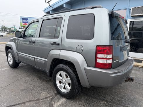 Used 2012 Jeep Liberty Sport w/ Popular Equipment Group AWD/4WD image 3