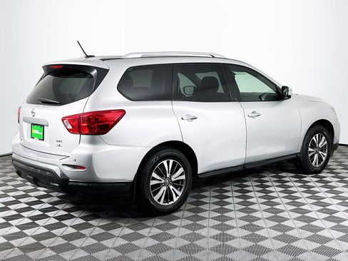 Used 2017 Nissan Pathfinder SL image 10