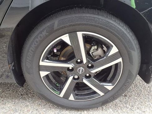 Used 2024 Nissan Sentra SV w/ Trunk Package image 14