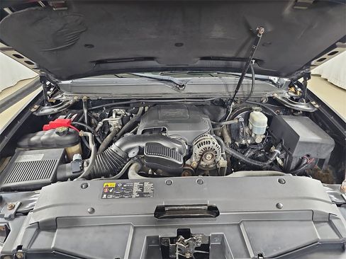 Used 2012 Chevrolet Avalanche LTZ image 36