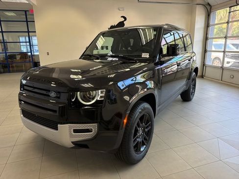 Used 2025 Land Rover Defender 110 S AWD/4WD image 3