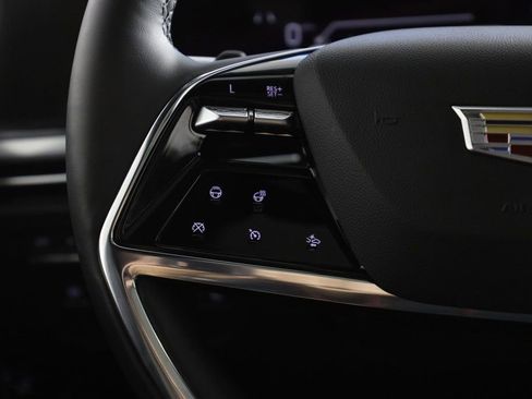 Used 2025 Cadillac Escalade ESV Sport w/ Touring Package image 35