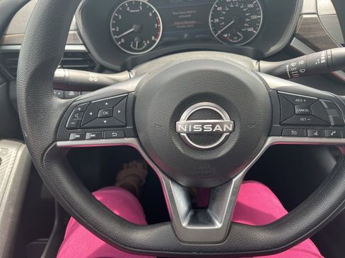 Used 2024 Nissan Altima 2.5 SV image 38