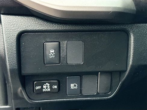 Used 2021 Toyota Tacoma SR5 image 6