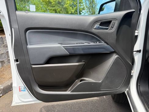 Used 2022 Chevrolet Colorado Z71 AWD/4WD image 11