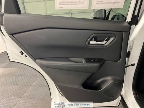 Used 2025 Nissan Rogue SV AWD/4WD image 29