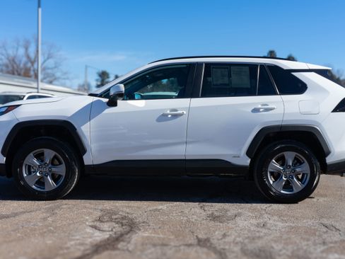 Used 2025 Toyota RAV4 XLE w/ Weather Package image 3