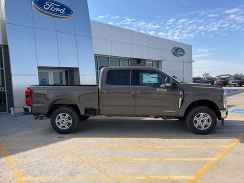 New 2026 Ford F350 XLT w/ XLT Premium Package AWD/4WD image 10