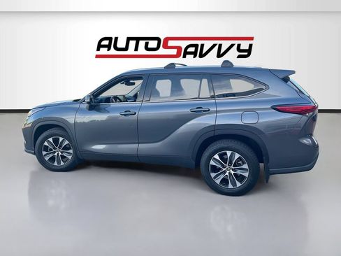 Used 2020 Toyota Highlander XLE AWD/4WD image 4
