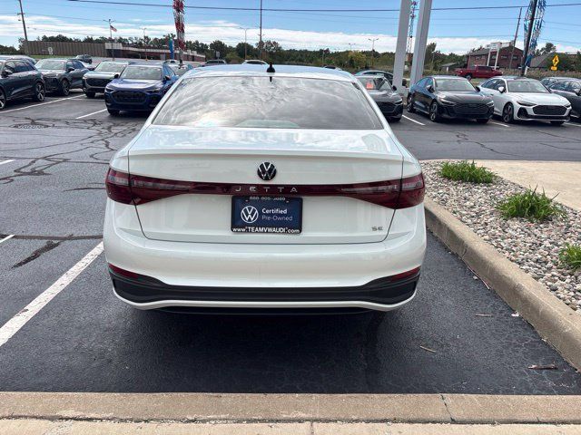 Used 2025 Volkswagen Jetta SE FWD image 6