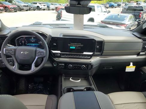 New 2026 Chevrolet Silverado 2500 ZR2 AWD/4WD image 10