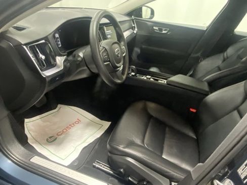 Certified 2025 Volvo S60 B5 Core image 10