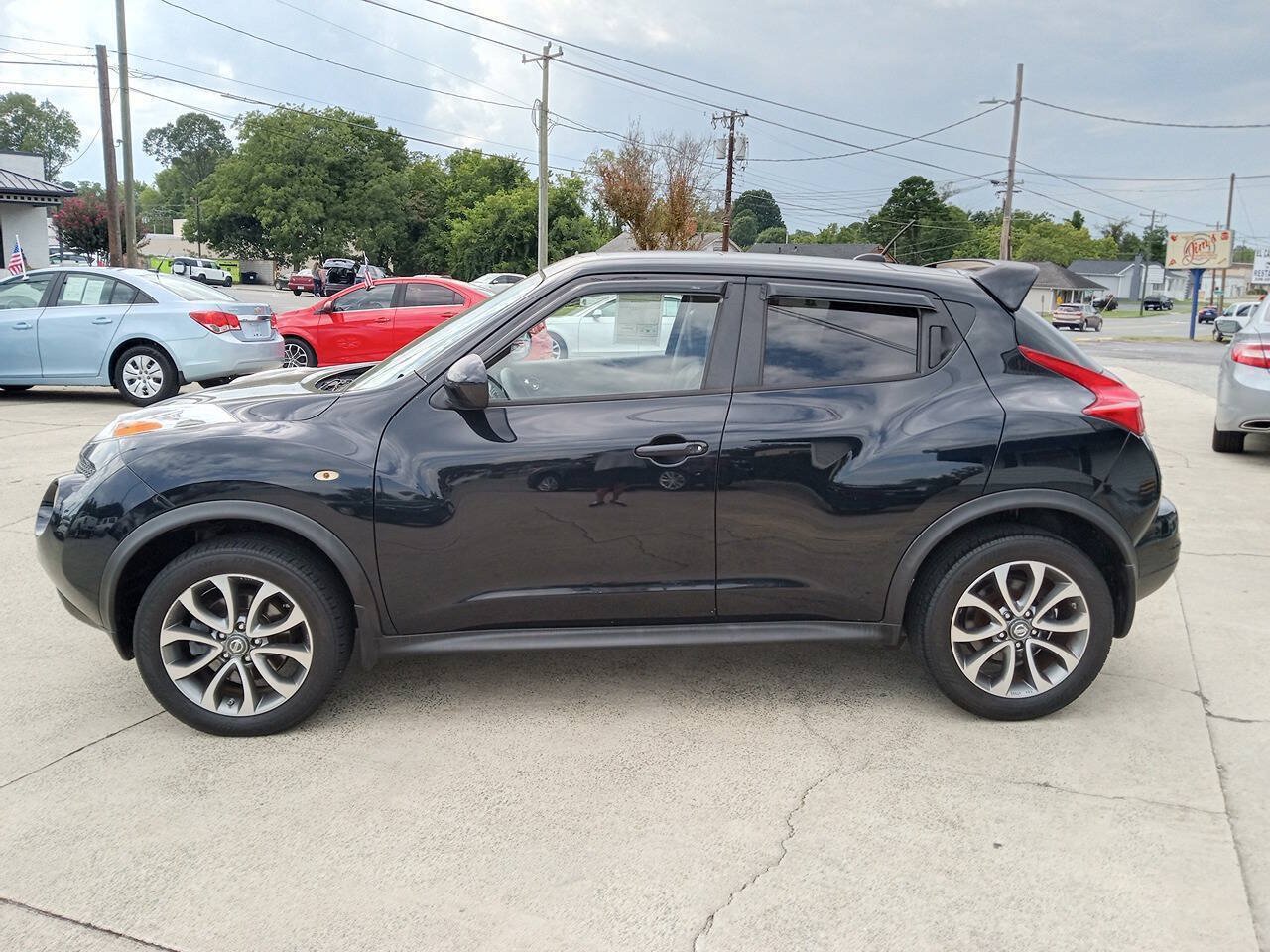 Used 2011 Nissan Juke SL w/ Sport Pkg FWD image 3