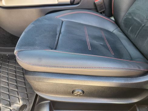 Used 2024 Mercedes-Benz GLB 250 GLB 250 image 24