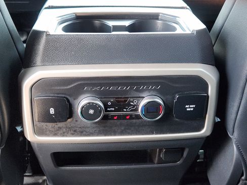 Used 2024 Ford Expedition Limited RWD image 30