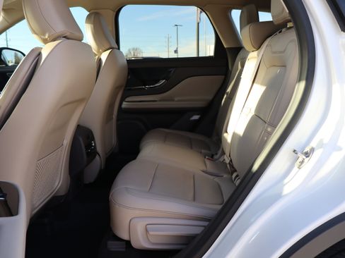 Used 2021 Lincoln Corsair Reserve w/ Equipment Group 201A image 10