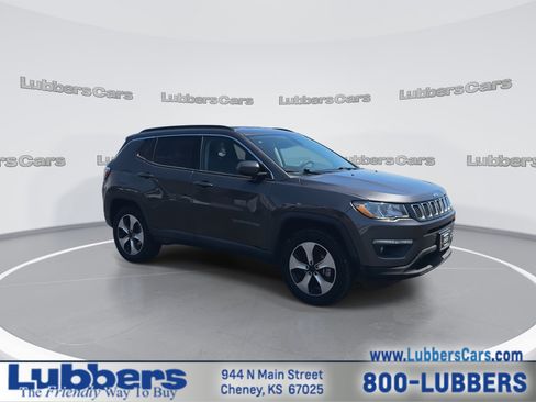 Used 2021 Jeep Compass Latitude AWD/4WD image 2
