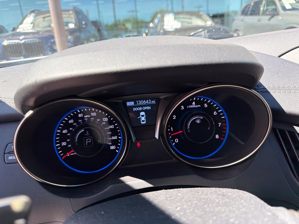 Used 2015 Hyundai Genesis 3.8 RWD image 9
