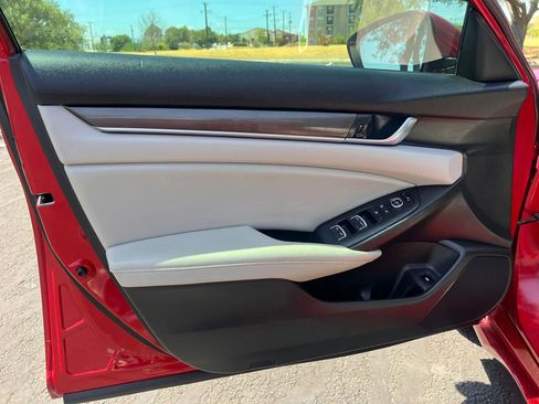 Used 2018 Honda Accord LX image 14
