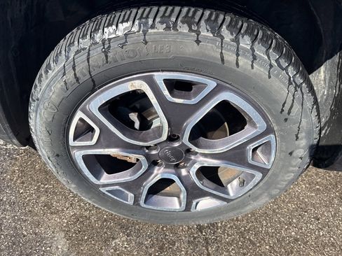 Used 2015 Jeep Renegade Limited image 53