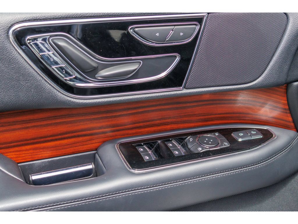 Used 2024 Lincoln Navigator L 4WD image 21