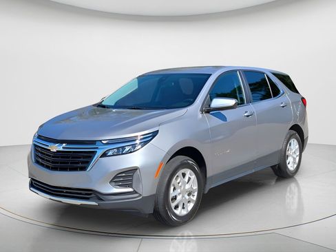 Used 2024 Chevrolet Equinox LT image 2