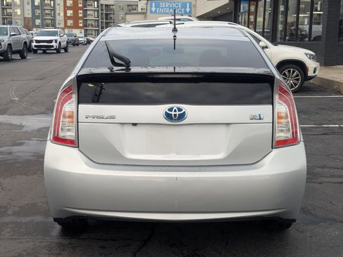 Used 2015 Toyota Prius Two image 6