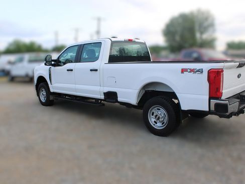 Used 2024 Ford F250 XL w/ XL Chrome Package AWD/4WD image 3