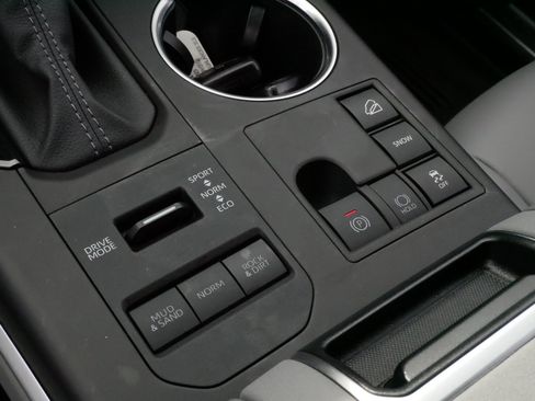 Certified 2025 Toyota Highlander XLE AWD/4WD image 25