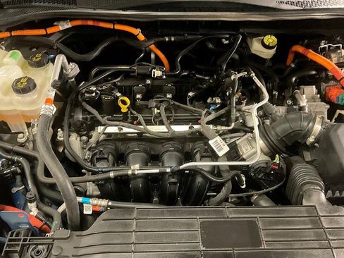 Used 2022 Ford Escape SE w/ SE Sport Appearance Package image 7