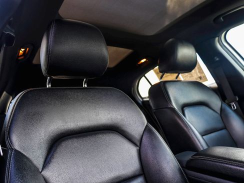 Used 2019 Mercedes-Benz GLA 250 image 11