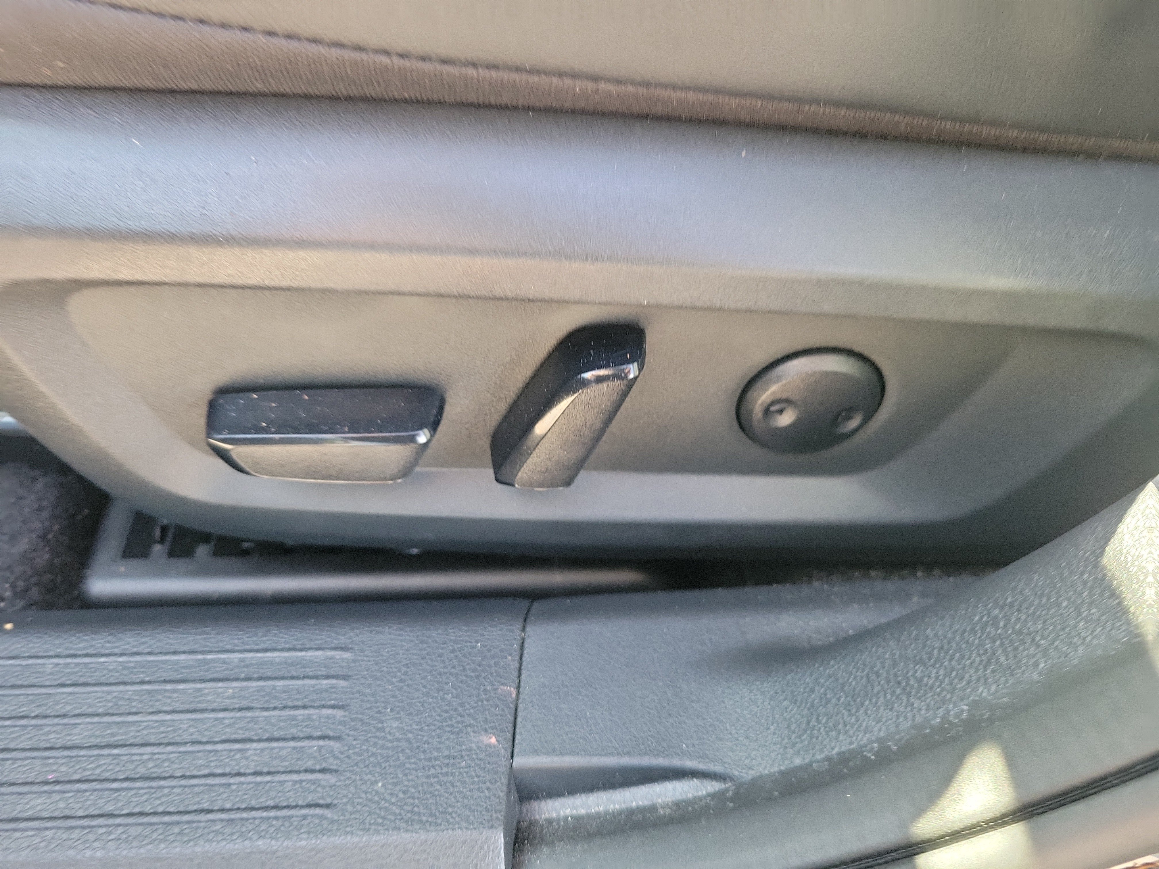 Used 2023 Nissan Rogue SL AWD/4WD image 15