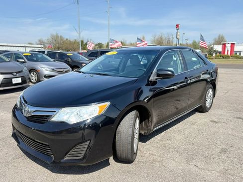 Used 2014 Toyota Camry LE FWD image 10