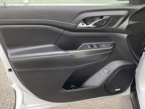 Used 2019 GMC Acadia SLT image 11