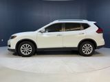 Used 2017 Nissan Rogue SV image 2