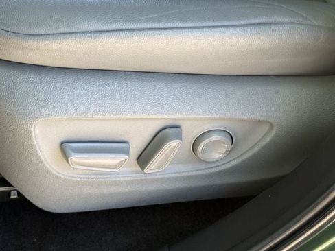 Used 2023 Toyota Highlander XLE FWD image 27