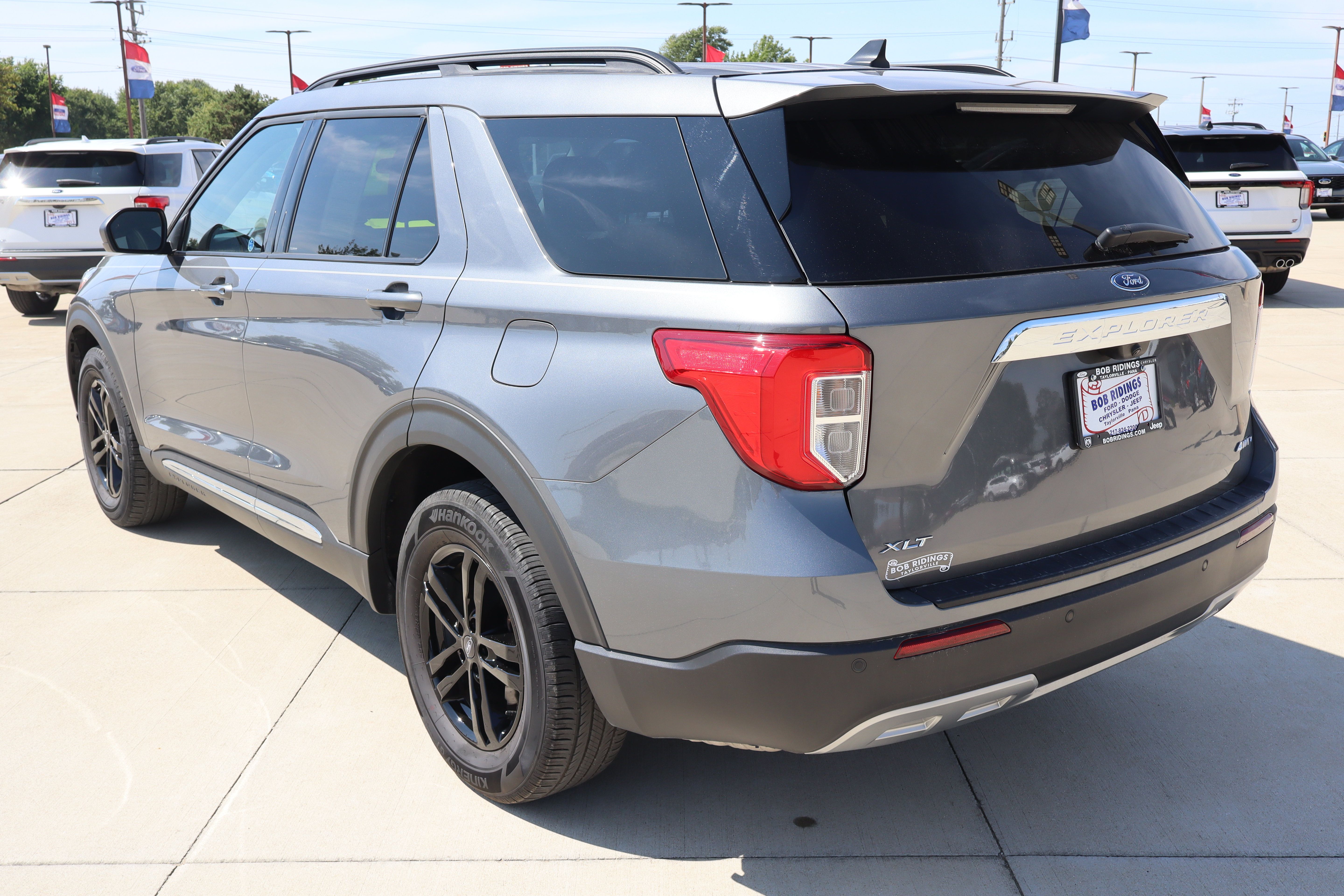 Used 2024 Ford Explorer XLT w/ Equipment Group 202A AWD/4WD image 7