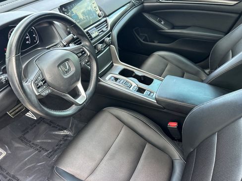 Used 2018 Honda Accord Sport image 4