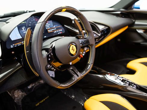 Used 2022 Ferrari SF90 Spider AWD/4WD image 17
