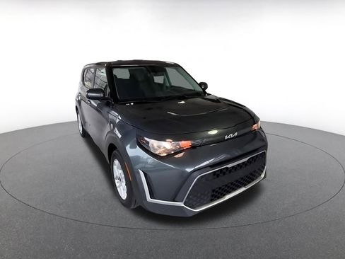 Used 2025 Kia Soul LX w/ LX Technology Package image 5