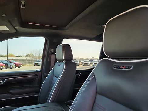 Used 2024 GMC Sierra 1500 AT4X image 11