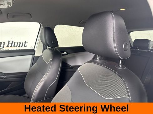 Used 2023 Volkswagen Taos SE image 11