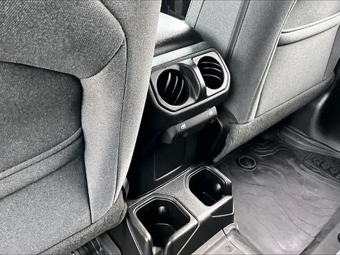 Used 2024 Jeep Wrangler Unlimited Sport AWD/4WD image 10