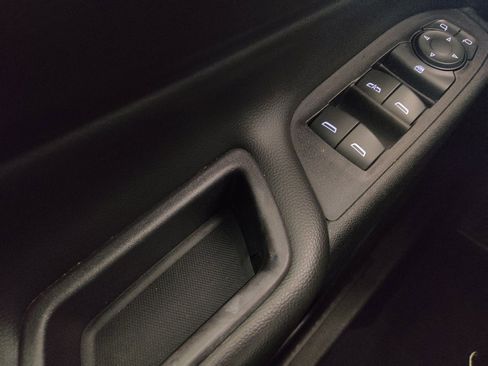 Used 2019 Chevrolet Equinox LT w/ Driver Convenience Package FWD image 27