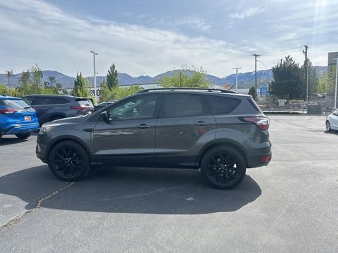 Used 2018 Ford Escape SE w/ SE Sport Appearance Package image 8